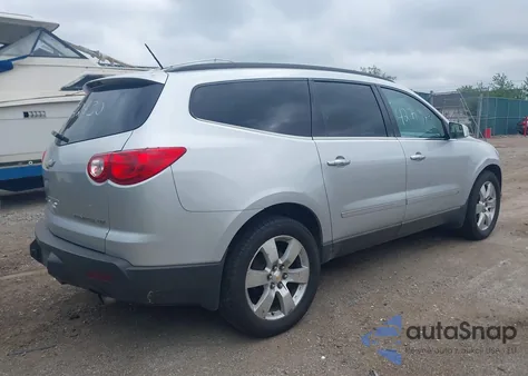 2010 Chevrolet Traverse Ltz z USA, uszkodzony, nr VIN 1GNLRHED3AS104878